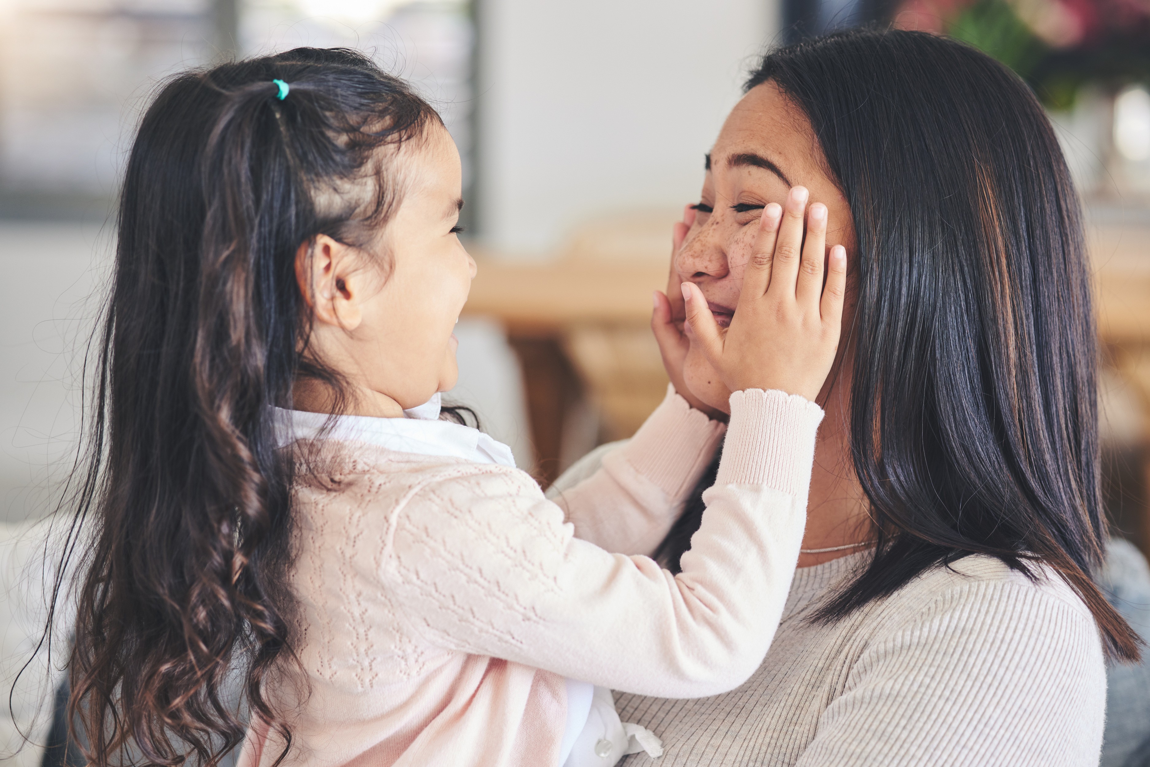 pertanyaan anak, kenapa mata tertutup saat tidur, menjawab pertanyaan anak, komunikasi anak, Bunda, si Kecil